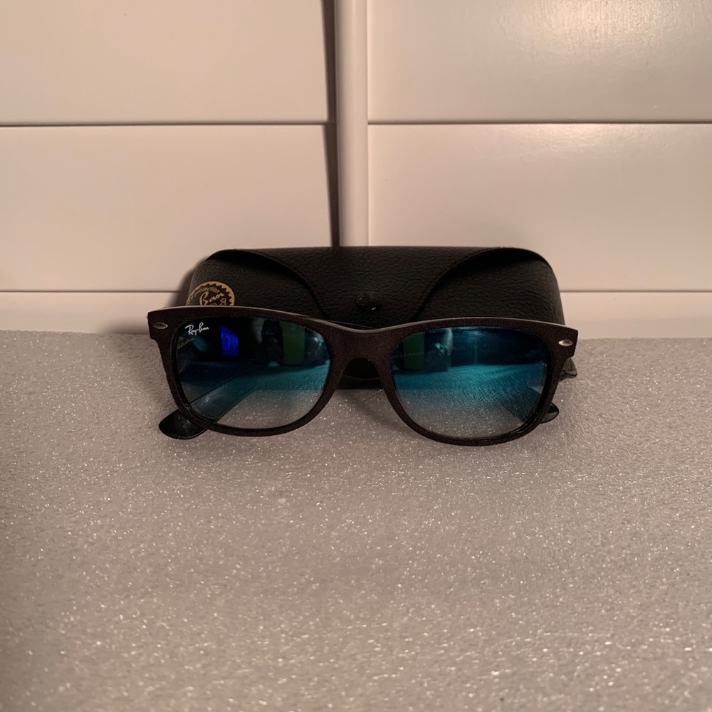 Rayban New Wayfarer Black Granite w/ Case